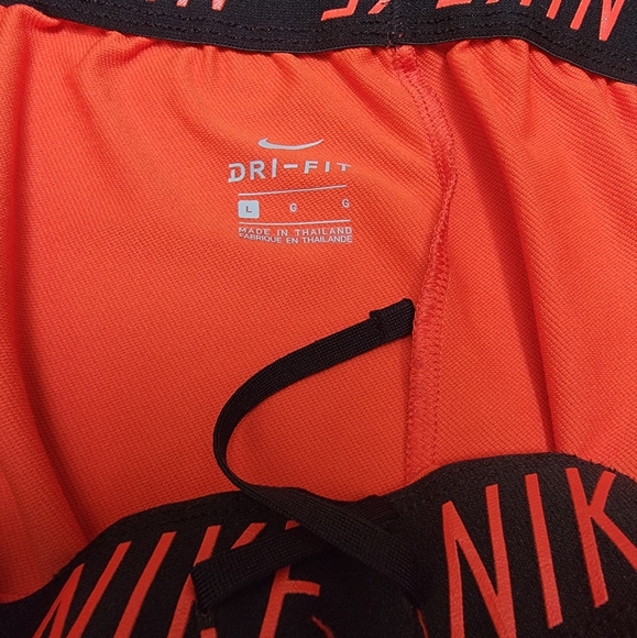 Women's Nike Tank and Shorts Bunde size L - Picture 7 of 10